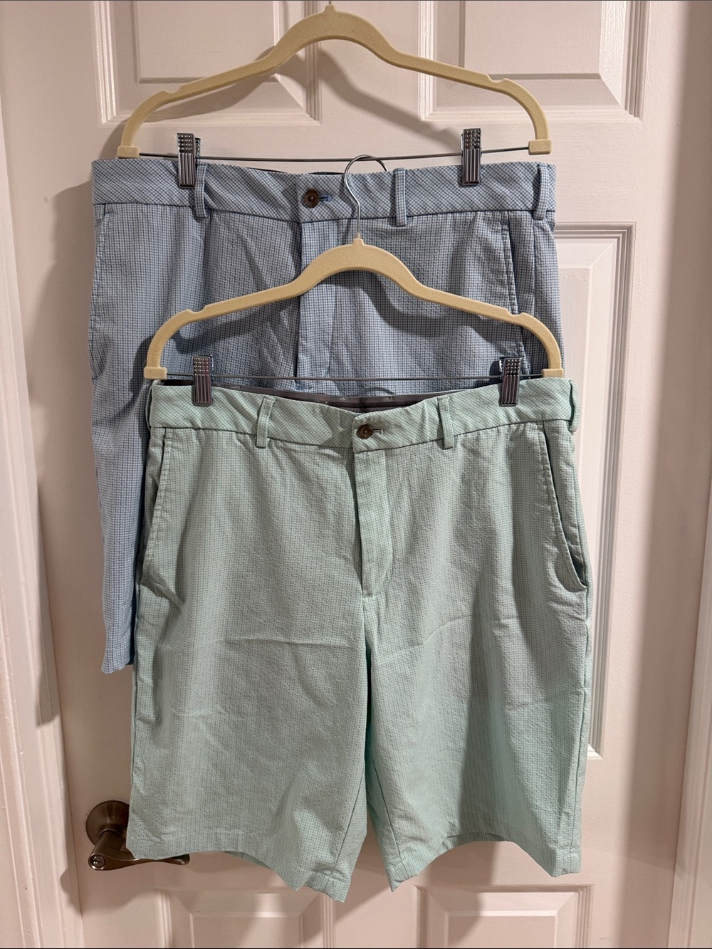 Walter Hagen Flat-Front Seersucker Golf Shorts in Mint and Light Blue